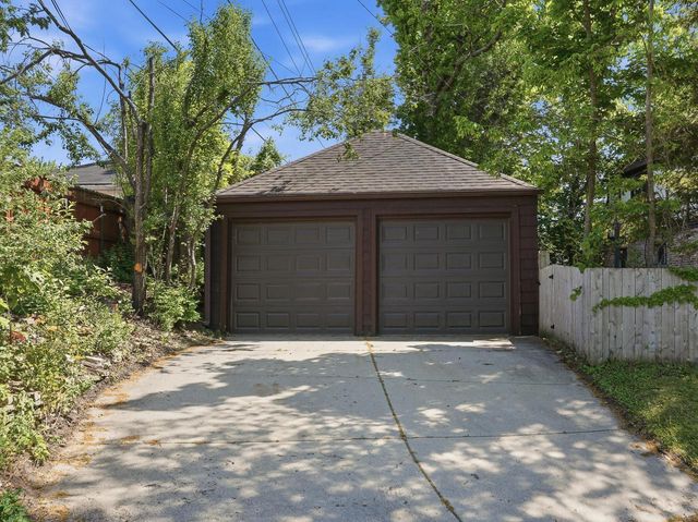 1555 E Olive STREET, Shorewood, WI 53211