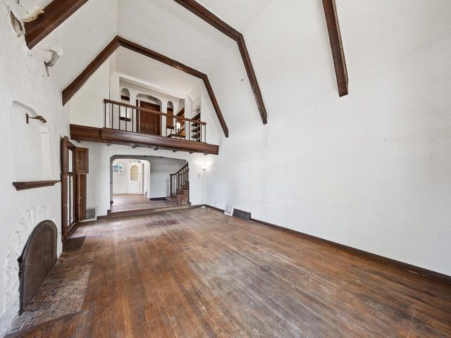 1555 E Olive STREET, Shorewood, WI 53211
