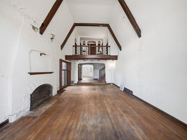 1555 E Olive STREET, Shorewood, WI 53211