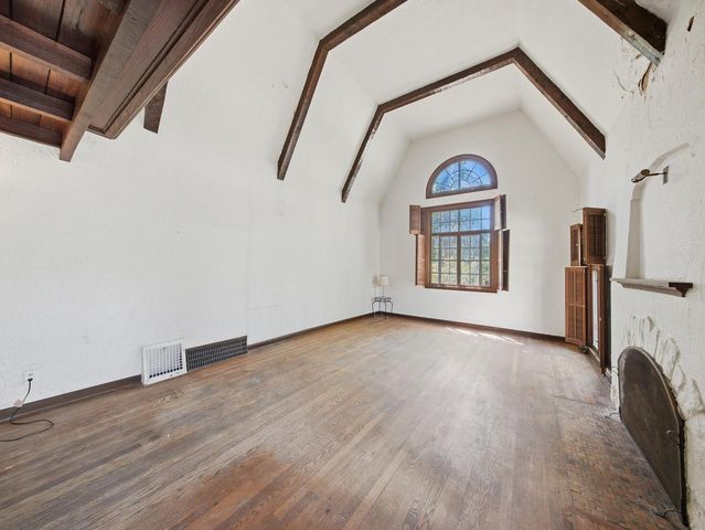 1555 E Olive STREET, Shorewood, WI 53211