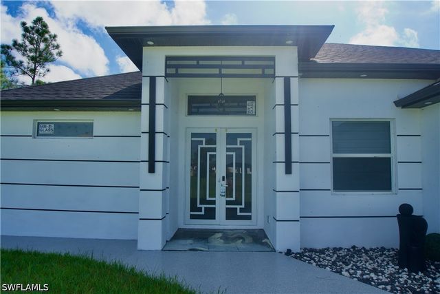 1002 Wagner AVE, Lehigh Acres, FL 33972