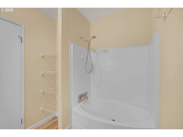 521 Ne MARINERS Loop 79, Portland, OR 97211