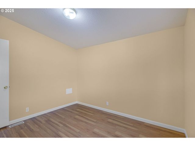 521 Ne MARINERS Loop 79, Portland, OR 97211