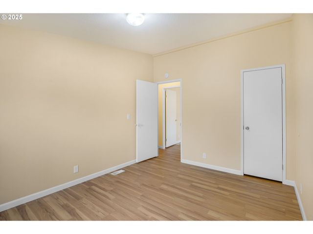 521 Ne MARINERS Loop 79, Portland, OR 97211