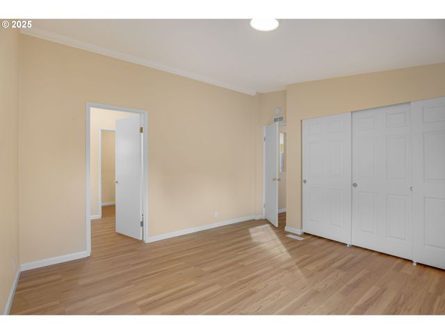 521 Ne MARINERS Loop 79, Portland, OR 97211