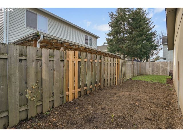 521 Ne MARINERS Loop 79, Portland, OR 97211