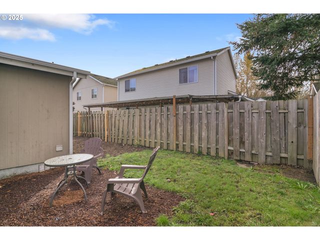 521 Ne MARINERS Loop 79, Portland, OR 97211