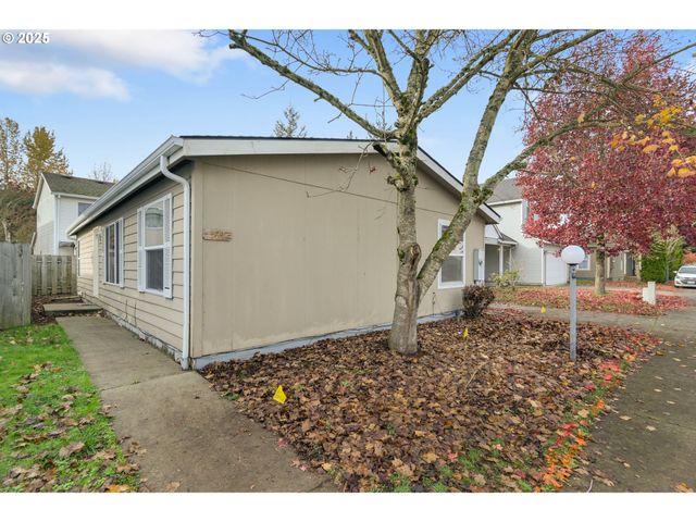 521 Ne MARINERS Loop 79, Portland, OR 97211