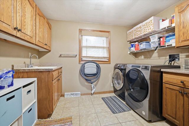 955 S Calhoun ROAD, Brookfield, WI 53005