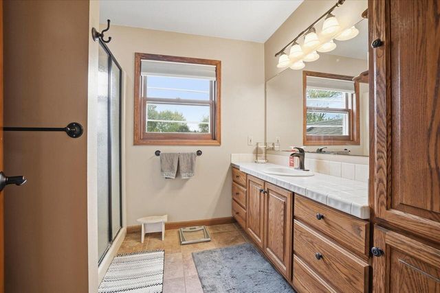 955 S Calhoun ROAD, Brookfield, WI 53005