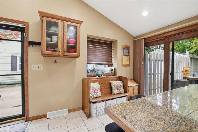 955 S Calhoun ROAD, Brookfield, WI 53005