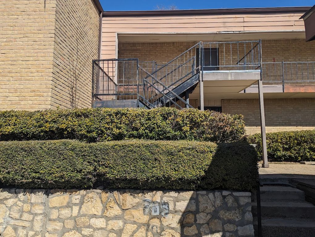 6004 Westridge Lane 704, Fort Worth, TX 76116