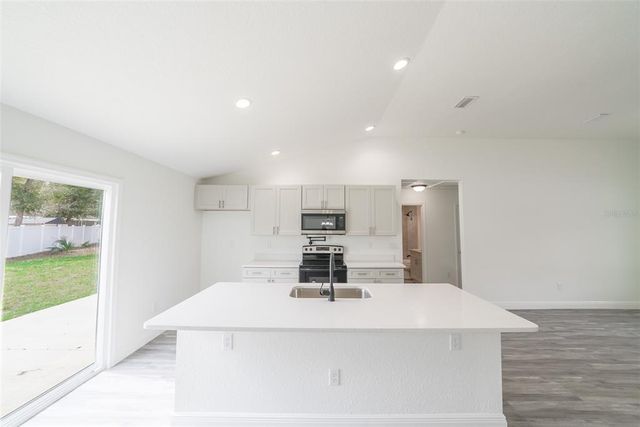 13026 NE 6 PLACE, Silver Springs, FL 34488