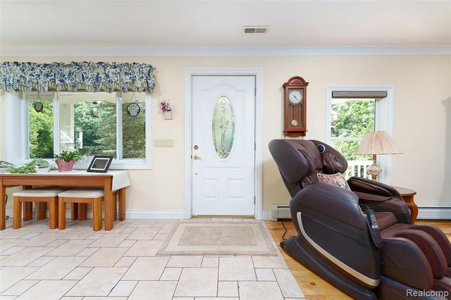 7500 Farley Road, Pinckney, MI 48169