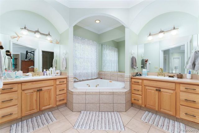 7500 Farley Road, Pinckney, MI 48169