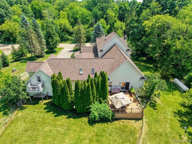 7500 Farley Road, Pinckney, MI 48169