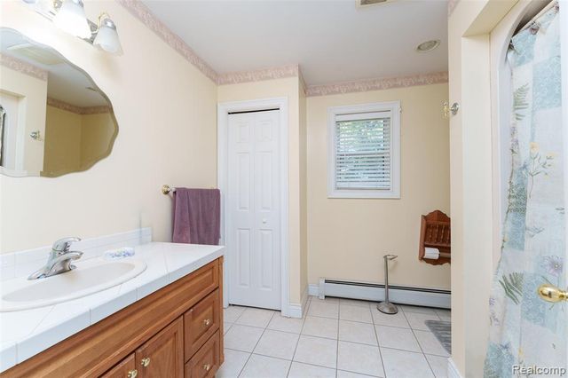 7500 Farley Road, Pinckney, MI 48169