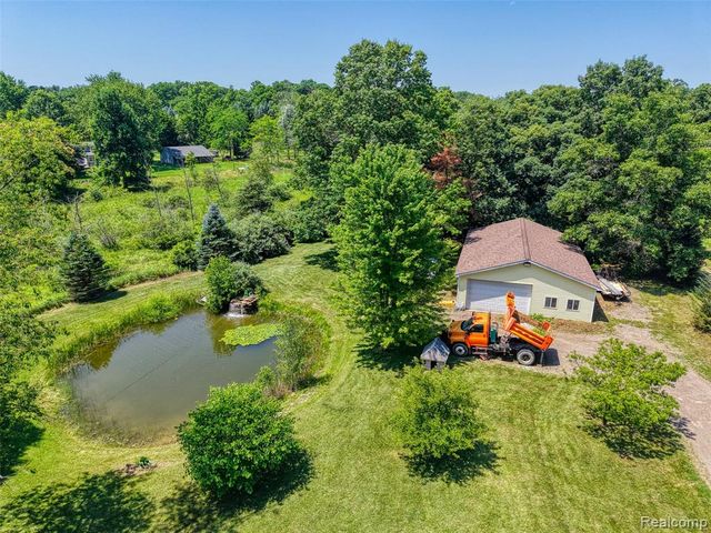 7500 Farley Road, Pinckney, MI 48169