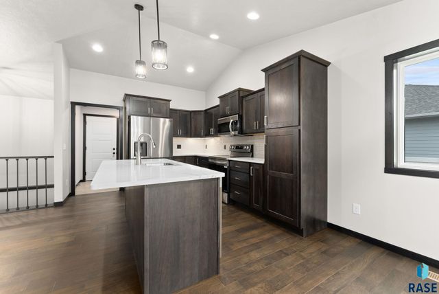 5301 E 63rd St, Sioux Falls, SD 57108