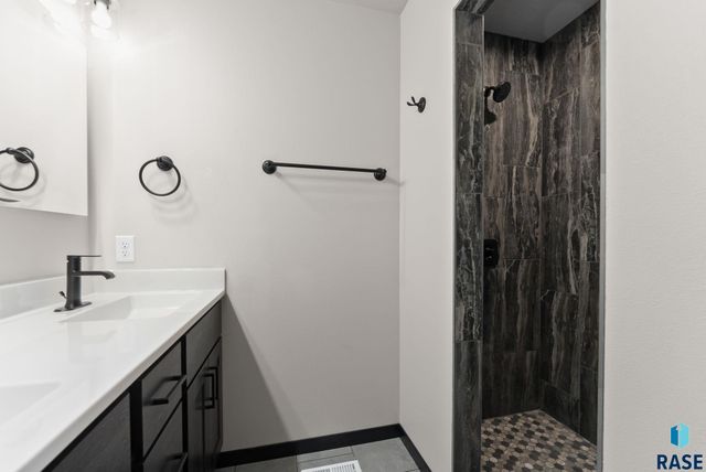 5301 E 63rd St, Sioux Falls, SD 57108