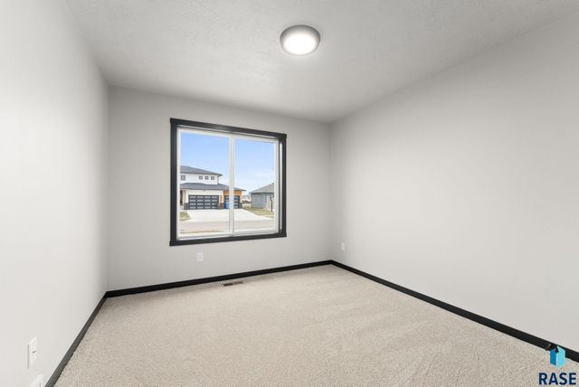 5301 E 63rd St, Sioux Falls, SD 57108