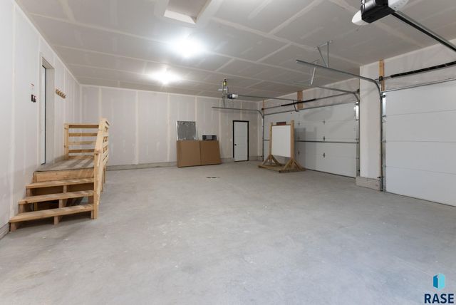 5301 E 63rd St, Sioux Falls, SD 57108