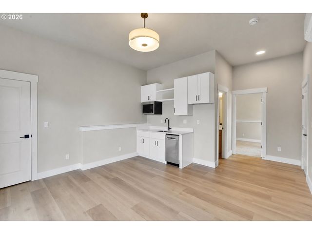 8872 Sw SERENITY Ter, Beaverton, OR 97007