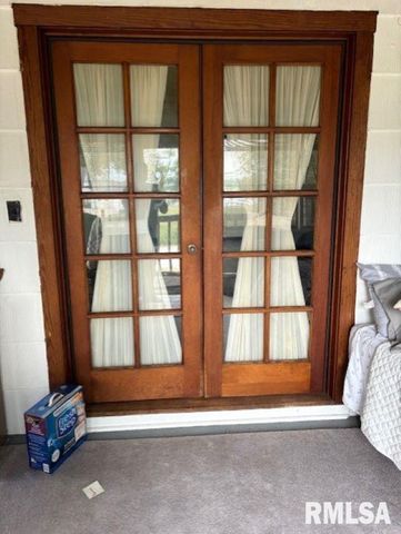 328 Island Ave Avenue, East Moline, IL 61244