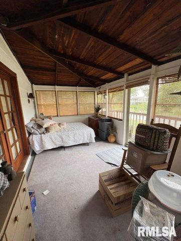 328 Island Ave Avenue, East Moline, IL 61244