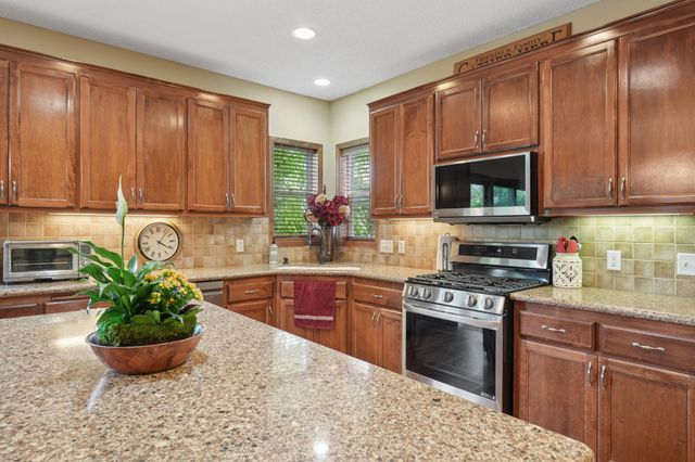 2413 Sandstone Drive, Woodbury, MN 55129