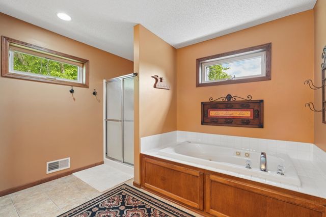 2413 Sandstone Drive, Woodbury, MN 55129