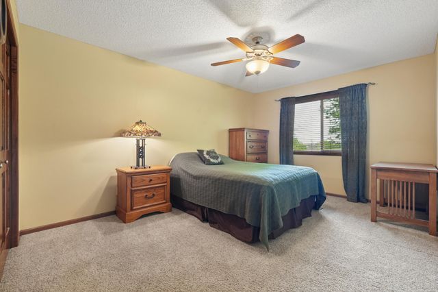 2413 Sandstone Drive, Woodbury, MN 55129