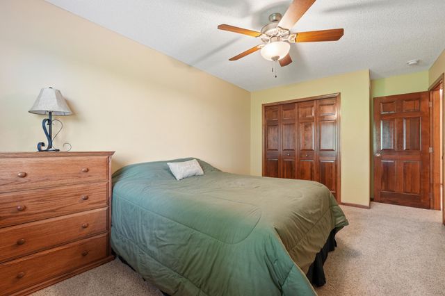 2413 Sandstone Drive, Woodbury, MN 55129