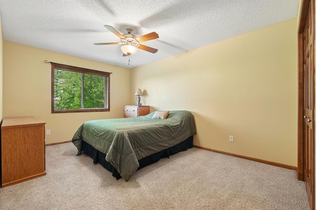 2413 Sandstone Drive, Woodbury, MN 55129