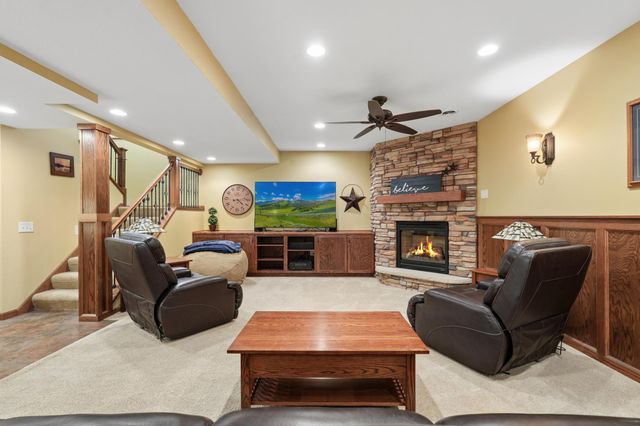 2413 Sandstone Drive, Woodbury, MN 55129