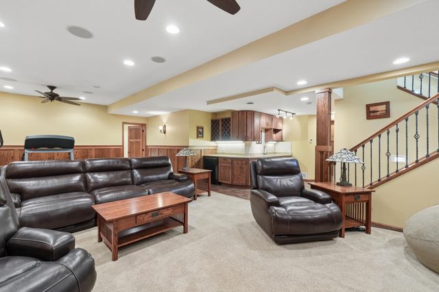2413 Sandstone Drive, Woodbury, MN 55129