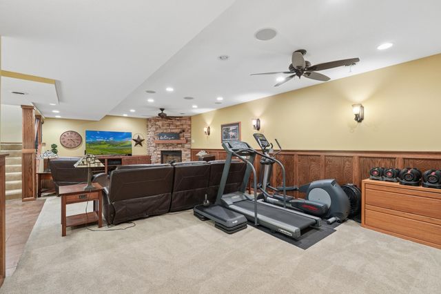 2413 Sandstone Drive, Woodbury, MN 55129