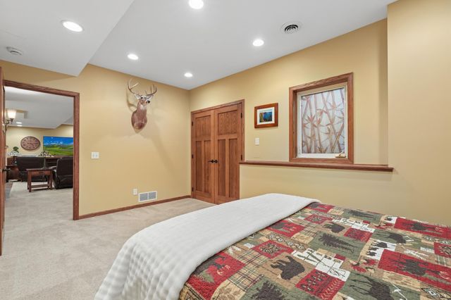 2413 Sandstone Drive, Woodbury, MN 55129