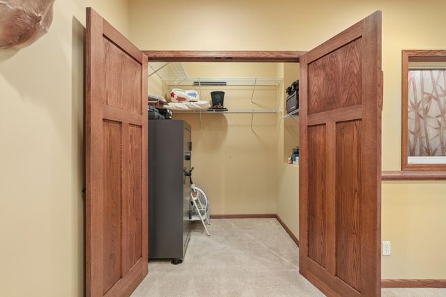 2413 Sandstone Drive, Woodbury, MN 55129