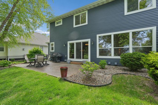 2413 Sandstone Drive, Woodbury, MN 55129