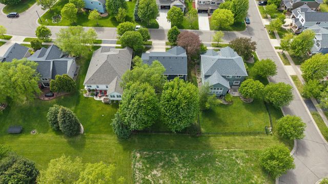 2413 Sandstone Drive, Woodbury, MN 55129