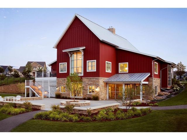 2413 Sandstone Drive, Woodbury, MN 55129