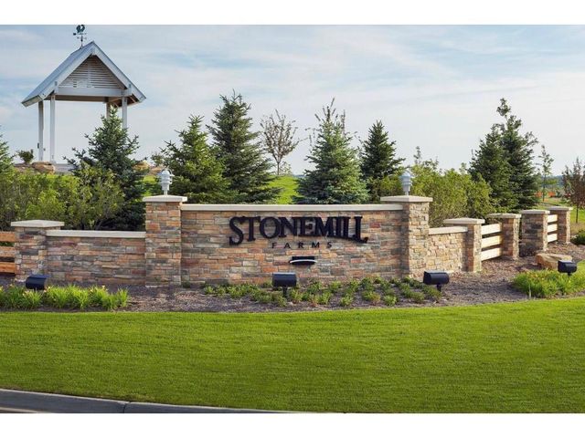 2413 Sandstone Drive, Woodbury, MN 55129