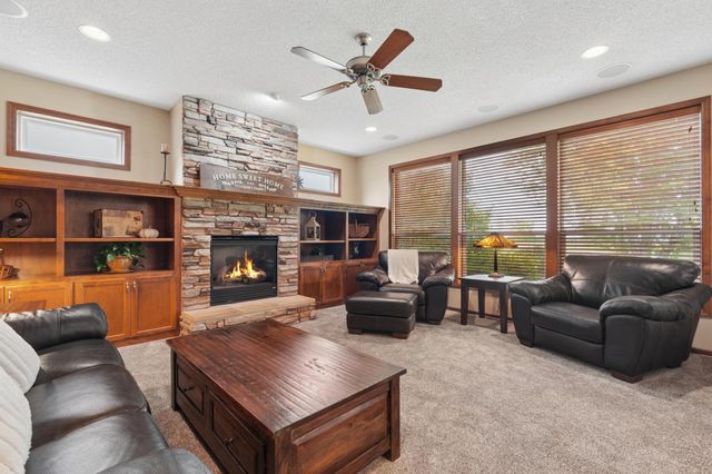 2413 Sandstone Drive, Woodbury, MN 55129