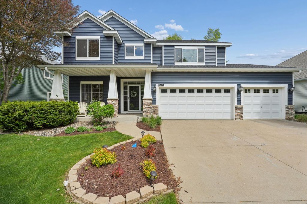 2413 Sandstone Drive, Woodbury, MN 55129