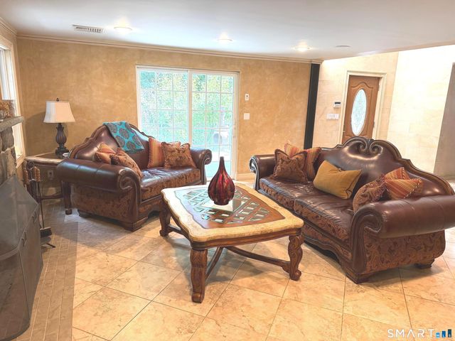 166 Blackwood Lane, Stamford, CT 06903
