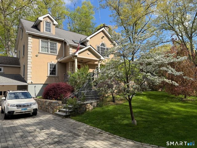 166 Blackwood Lane, Stamford, CT 06903