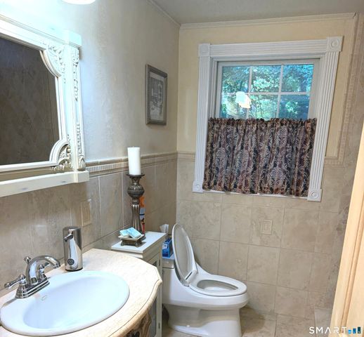 166 Blackwood Lane, Stamford, CT 06903