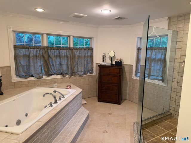 166 Blackwood Lane, Stamford, CT 06903