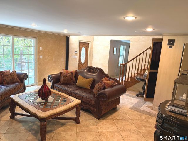 166 Blackwood Lane, Stamford, CT 06903
